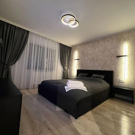 Impact Apartments Pitesti Luaran gambar
